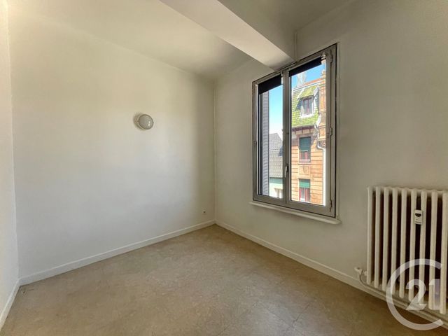 Afficher la photo en grand Appartement F3 à louer - 3 pièces - 56.85 m2 - MONTBELIARD - 25 - FRANCHE-COMTE - Century 21 Agence De La Gare
