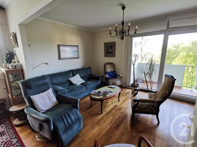 Appartement F5 à vendre - 5 pièces - 106.34 m2 - MONTBELIARD - 25 - FRANCHE-COMTE - Century 21 Agence De La Gare Appartement F5 à vendre - 5 pièces - 106.34 m2 - MONTBELIARD - 25 - FRANCHE-COMTE - Century 21 Agence De La Gare