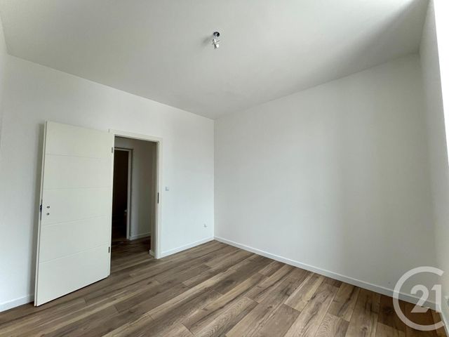 Appartement F4 à louer - 4 pièces - 74.0 m2 - MONTBELIARD - 25 - FRANCHE-COMTE - Century 21 Agence De La Gare Appartement F4 à louer - 4 pièces - 74.0 m2 - MONTBELIARD - 25 - FRANCHE-COMTE - Century 21 Agence De La Gare