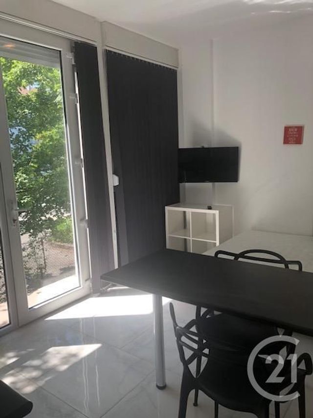 Studio à louer - 1 pièce - 19.0 m2 - MONTBELIARD - 25 - FRANCHE-COMTE - Century 21 Agence De La Gare Studio à louer - 1 pièce - 19.0 m2 - MONTBELIARD - 25 - FRANCHE-COMTE - Century 21 Agence De La Gare