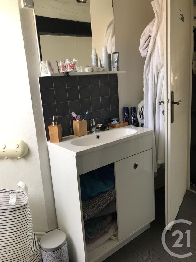 Appartement F3 à louer - 3 pièces - 47.0 m2 - DELLE - 90 - FRANCHE-COMTE - Century 21 Agence De La Gare Appartement F3 à louer - 3 pièces - 47.0 m2 - DELLE - 90 - FRANCHE-COMTE - Century 21 Agence De La Gare