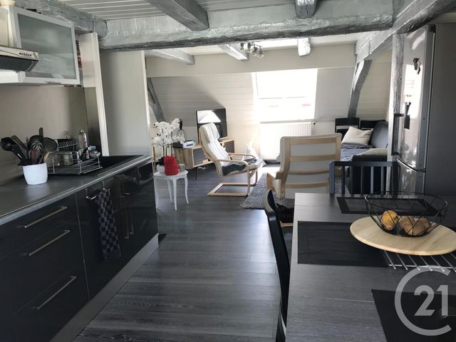 Appartement F3 à louer - 3 pièces - 47.0 m2 - DELLE - 90 - FRANCHE-COMTE - Century 21 Agence De La Gare Appartement F3 à louer - 3 pièces - 47.0 m2 - DELLE - 90 - FRANCHE-COMTE - Century 21 Agence De La Gare