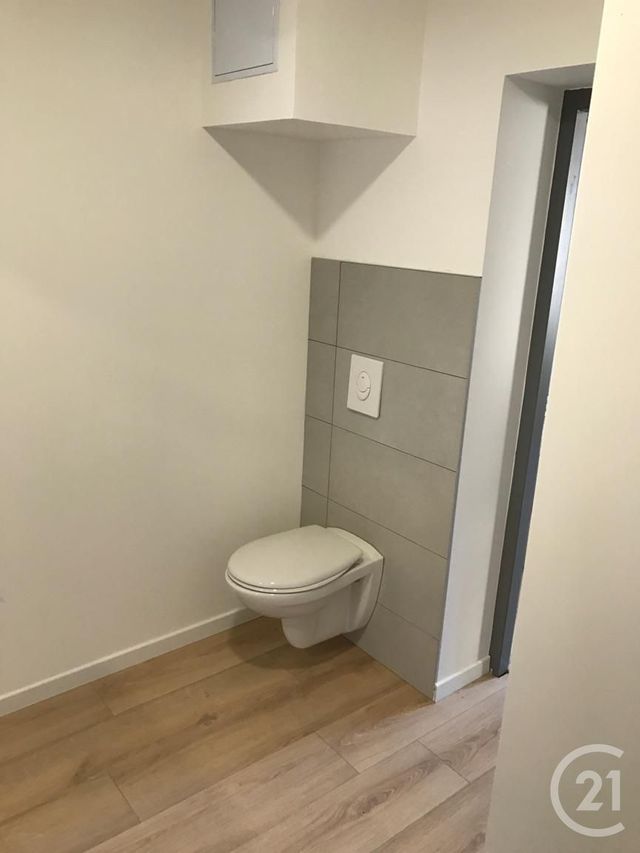 Studio à louer - 1 pièce - 20.0 m2 - MONTBELIARD - 25 - FRANCHE-COMTE - Century 21 Agence De La Gare Studio à louer - 1 pièce - 20.0 m2 - MONTBELIARD - 25 - FRANCHE-COMTE - Century 21 Agence De La Gare