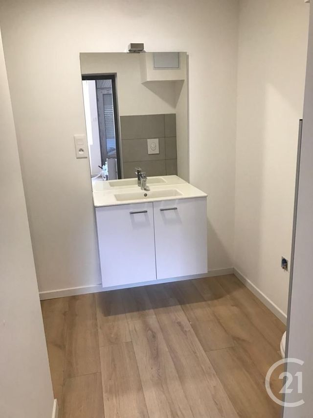 Studio à louer - 1 pièce - 20.0 m2 - MONTBELIARD - 25 - FRANCHE-COMTE - Century 21 Agence De La Gare Studio à louer - 1 pièce - 20.0 m2 - MONTBELIARD - 25 - FRANCHE-COMTE - Century 21 Agence De La Gare