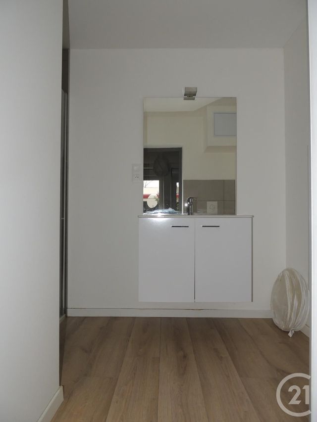 Studio à louer - 1 pièce - 20.0 m2 - MONTBELIARD - 25 - FRANCHE-COMTE - Century 21 Agence De La Gare Studio à louer - 1 pièce - 20.0 m2 - MONTBELIARD - 25 - FRANCHE-COMTE - Century 21 Agence De La Gare