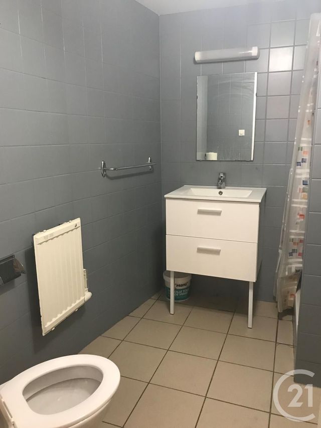 Appartement F1 à louer - 1 pièce - 17.0 m2 - MONTBELIARD - 25 - FRANCHE-COMTE - Century 21 Agence De La Gare Appartement F1 à louer - 1 pièce - 17.0 m2 - MONTBELIARD - 25 - FRANCHE-COMTE - Century 21 Agence De La Gare