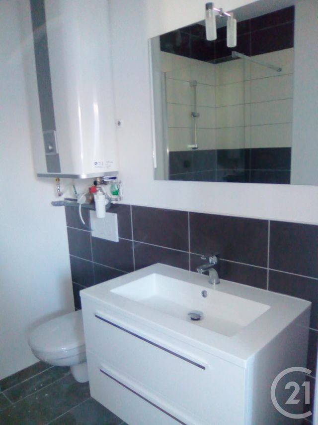 Studio à louer - 1 pièce - 25.17 m2 - MONTBELIARD - 25 - FRANCHE-COMTE - Century 21 Agence De La Gare Studio à louer - 1 pièce - 25.17 m2 - MONTBELIARD - 25 - FRANCHE-COMTE - Century 21 Agence De La Gare