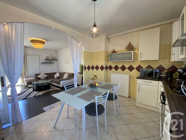 Afficher la photo en grand Appartement F4 à vendre - 4 pièces - 60.11 m2 - SOCHAUX - 25 - FRANCHE-COMTE - Century 21 Agence De La Gare