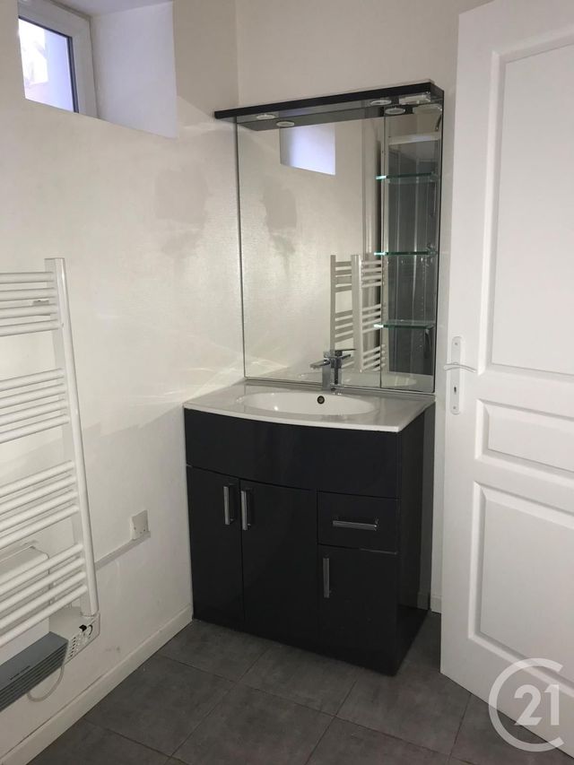 Afficher la photo en grand Appartement F2 à louer - 2 pièces - 35.5 m2 - MONTBELIARD - 25 - FRANCHE-COMTE - Century 21 Agence De La Gare