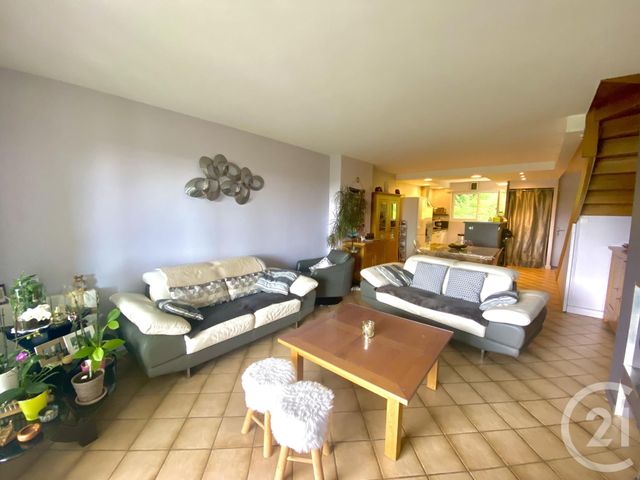 Afficher la photo en grand Appartement F4 à vendre - 4 pièces - 84.13 m2 - MONTBELIARD - 25 - FRANCHE-COMTE - Century 21 Agence De La Gare