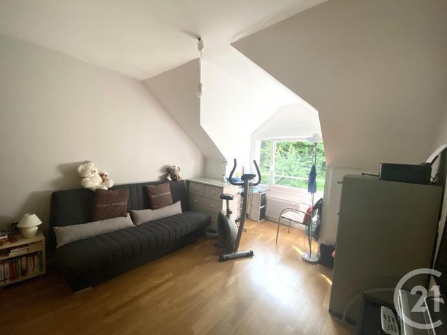 Afficher la photo en grand Appartement F4 à vendre - 4 pièces - 84.13 m2 - MONTBELIARD - 25 - FRANCHE-COMTE - Century 21 Agence De La Gare