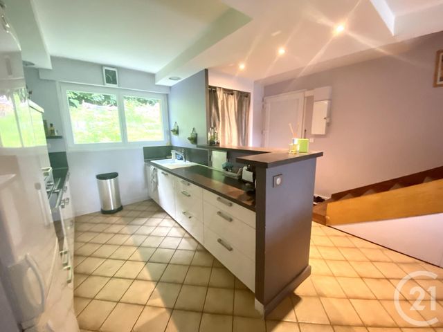 Afficher la photo en grand Appartement F4 à vendre - 4 pièces - 84.13 m2 - MONTBELIARD - 25 - FRANCHE-COMTE - Century 21 Agence De La Gare