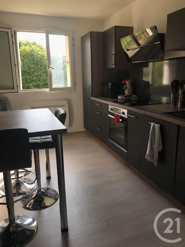 Afficher la photo en grand Appartement F3 à louer - 3 pièces - 73.0 m2 - VIEUX CHARMONT - 25 - FRANCHE-COMTE - Century 21 Agence De La Gare