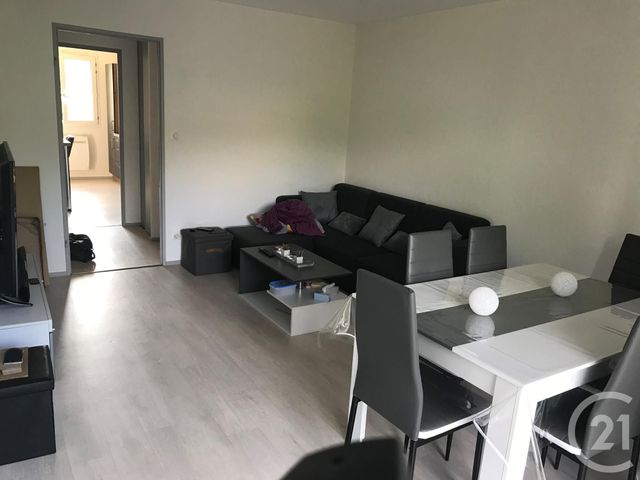 Afficher la photo en grand Appartement F3 à louer - 3 pièces - 73.0 m2 - VIEUX CHARMONT - 25 - FRANCHE-COMTE - Century 21 Agence De La Gare