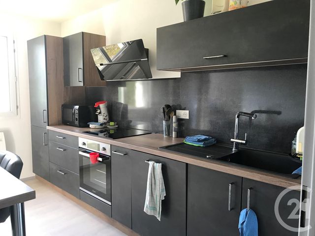 Afficher la photo en grand Appartement F3 à louer - 3 pièces - 73.0 m2 - VIEUX CHARMONT - 25 - FRANCHE-COMTE - Century 21 Agence De La Gare