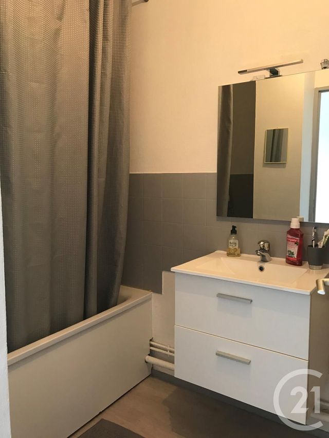 Afficher la photo en grand Appartement F3 à louer - 3 pièces - 73.0 m2 - VIEUX CHARMONT - 25 - FRANCHE-COMTE - Century 21 Agence De La Gare