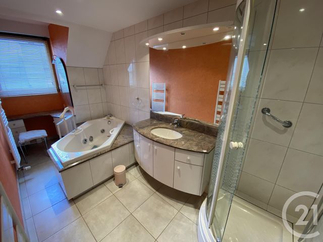 Afficher la photo en grand Appartement F5 à vendre - 5 pièces - 121.81 m2 - MONTBELIARD - 25 - FRANCHE-COMTE - Century 21 Agence De La Gare