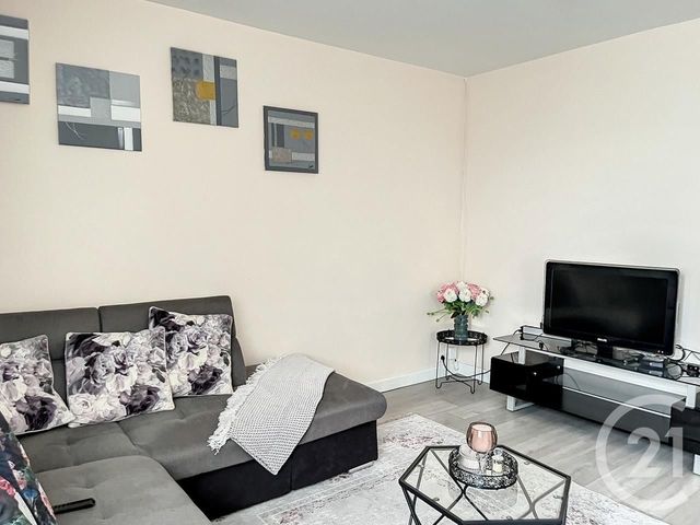 Appartement F3 à vendre - 3 pièces - 57.63 m2 - SOCHAUX - 25 - FRANCHE-COMTE - Century 21 Agence De La Gare