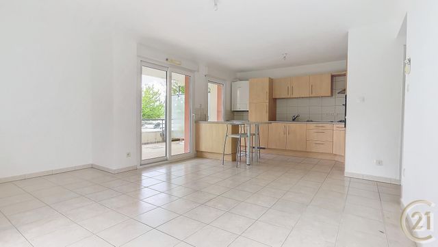 Appartement F3 à vendre - 3 pièces - 65.41 m2 - MONTBELIARD - 25 - FRANCHE-COMTE - Century 21 Agence De La Gare