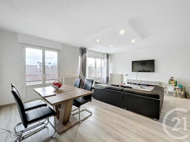 Appartement T4 à vendre - 3 pièces - 85.07 m2 - MONTBELIARD - 25 - FRANCHE-COMTE - Century 21 Agence De La Gare
