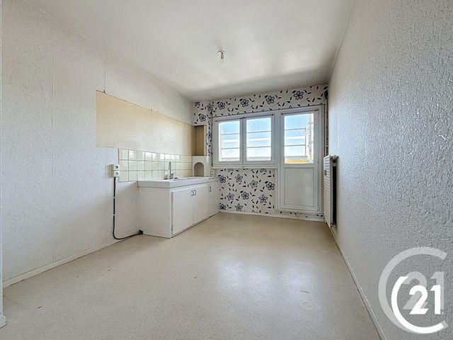 Afficher la photo en grand Appartement F3 à vendre - 3 pièces - 70.45 m2 - MONTBELIARD - 25 - FRANCHE-COMTE - Century 21 Agence De La Gare