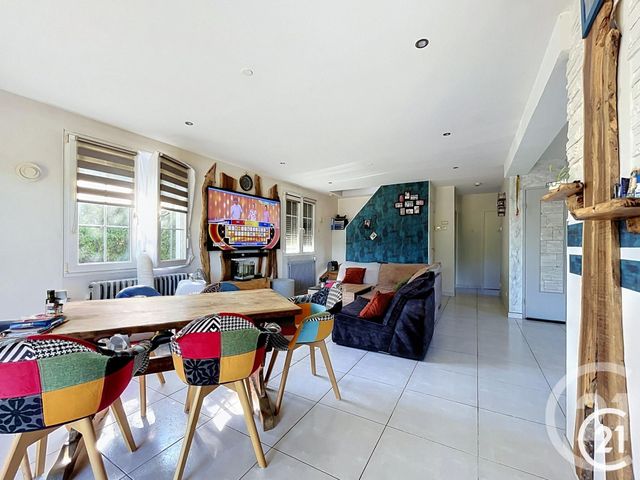 maison à vendre - 5 pièces - 107.65 m2 - ETUPES - 25 - FRANCHE-COMTE - Century 21 Agence De La Gare
