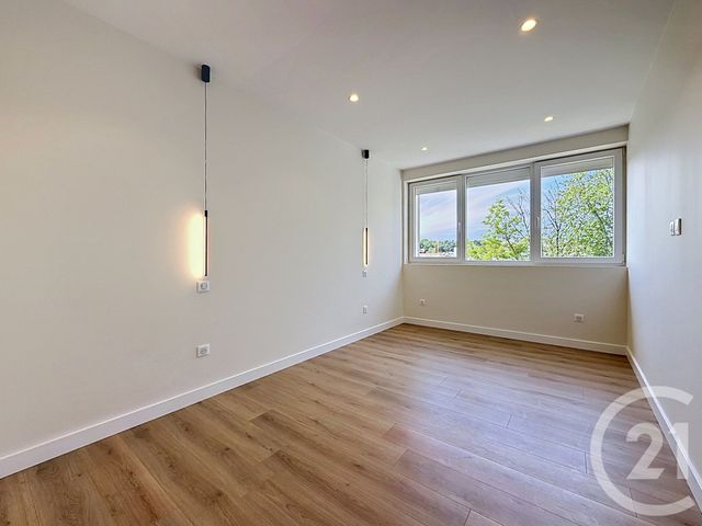 Appartement F5 à vendre - 5 pièces - 135.01 m2 - MONTBELIARD - 25 - FRANCHE-COMTE - Century 21 Agence De La Gare