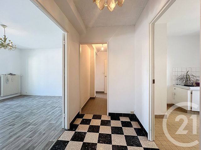 Afficher la photo en grand Appartement F4 à vendre - 4 pièces - 79.52 m2 - MONTBELIARD - 25 - FRANCHE-COMTE - Century 21 Agence De La Gare