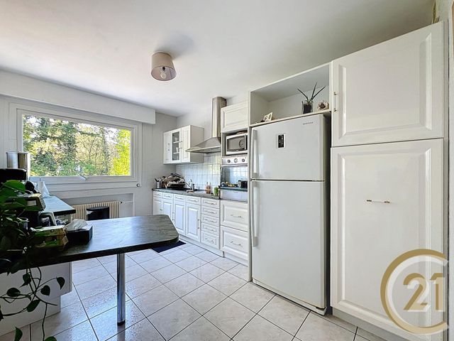 Afficher la photo en grand Appartement F4 à vendre - 4 pièces - 93.01 m2 - MONTBELIARD - 25 - FRANCHE-COMTE - Century 21 Agence De La Gare