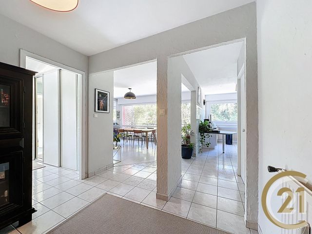 Afficher la photo en grand Appartement F4 à vendre - 4 pièces - 93.01 m2 - MONTBELIARD - 25 - FRANCHE-COMTE - Century 21 Agence De La Gare