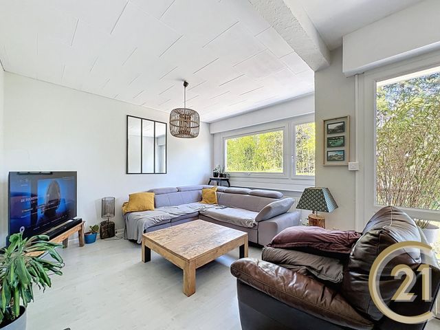 Afficher la photo en grand Appartement F4 à vendre - 4 pièces - 93.01 m2 - MONTBELIARD - 25 - FRANCHE-COMTE - Century 21 Agence De La Gare