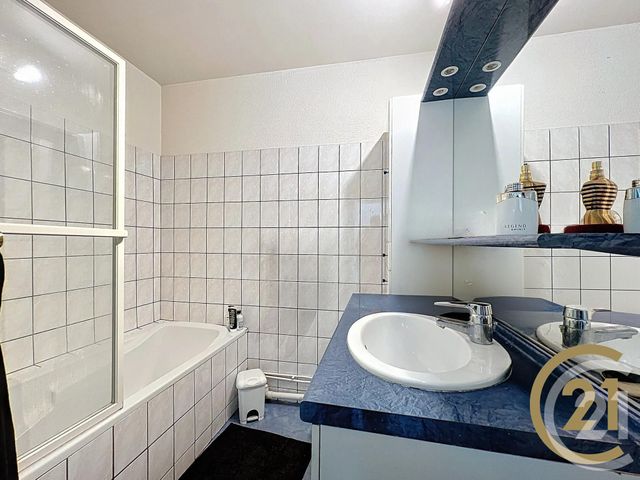 Afficher la photo en grand Appartement F4 à vendre - 4 pièces - 93.01 m2 - MONTBELIARD - 25 - FRANCHE-COMTE - Century 21 Agence De La Gare