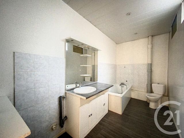 Appartement F3 à louer - 3 pièces - 75.72 m2 - AUDINCOURT - 25 - FRANCHE-COMTE - Century 21 Agence De La Gare