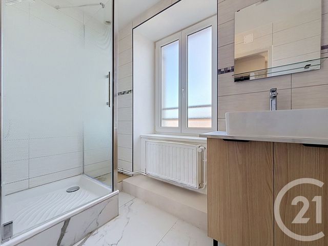 Appartement F3 à louer - 3 pièces - 57.22 m2 - BEAUCOURT - 90 - FRANCHE-COMTE - Century 21 Agence De La Gare