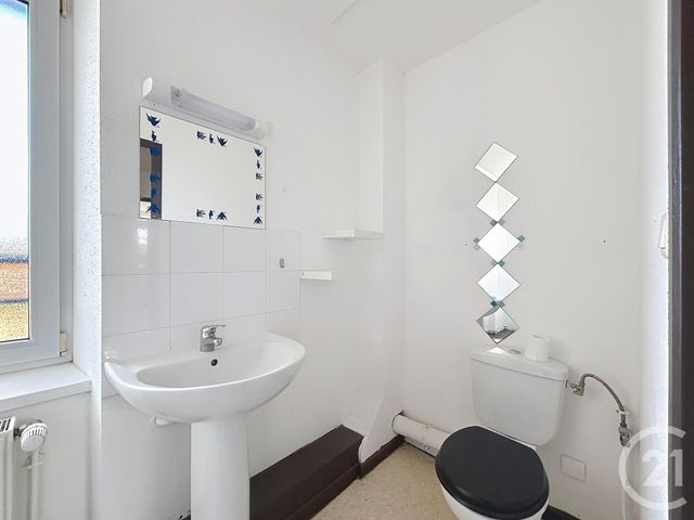 Appartement F3 à louer - 3 pièces - 57.22 m2 - BEAUCOURT - 90 - FRANCHE-COMTE - Century 21 Agence De La Gare