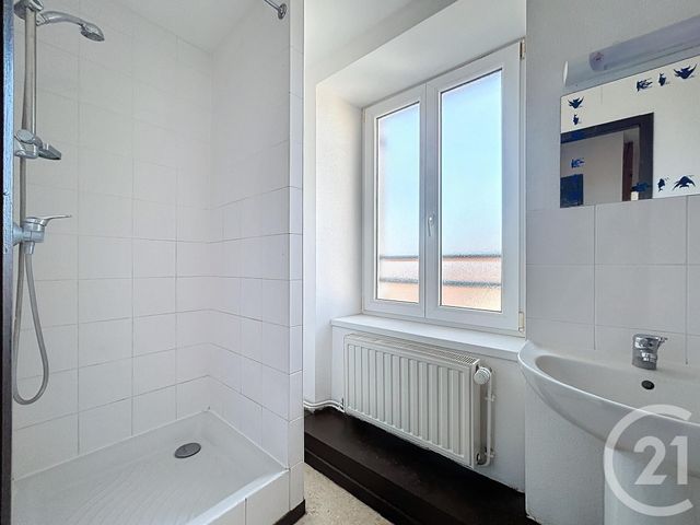 Appartement F3 à louer - 3 pièces - 57.22 m2 - BEAUCOURT - 90 - FRANCHE-COMTE - Century 21 Agence De La Gare