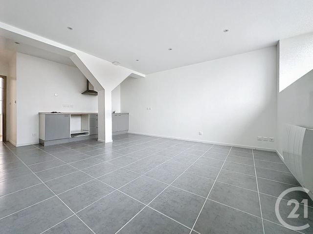 Appartement F3 à louer - 3 pièces - 58.0 m2 - BELFORT - 90 - FRANCHE-COMTE - Century 21 Agence De La Gare