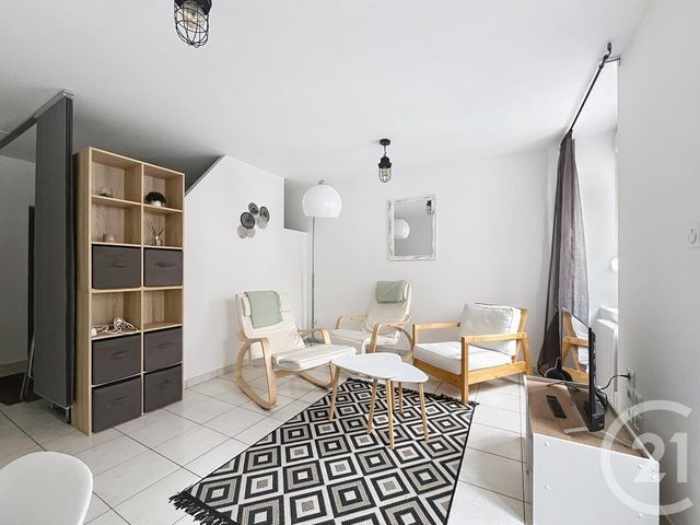 Appartement F1 à louer - 1 pièce - 41.0 m2 - MONTBELIARD - 25 - FRANCHE-COMTE - Century 21 Agence De La Gare