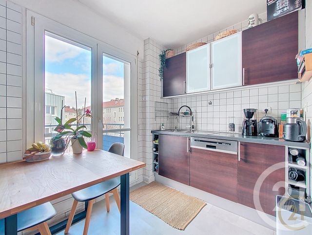 Appartement F5 à vendre - 5 pièces - 93.25 m2 - MONTBELIARD - 25 - FRANCHE-COMTE - Century 21 Agence De La Gare