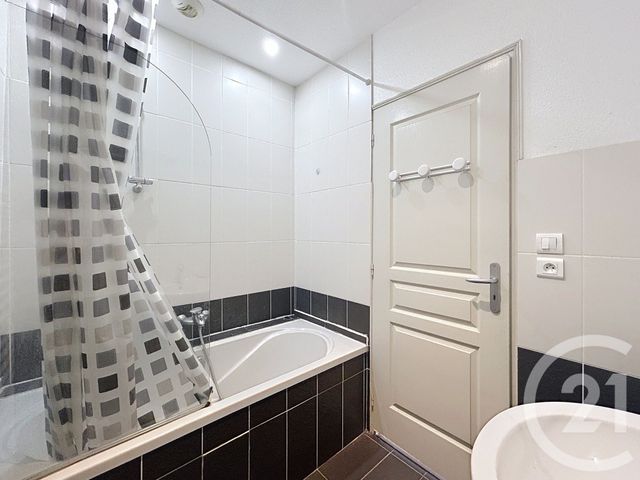 Appartement F4 à louer - 4 pièces - 81.0 m2 - STE SUZANNE - 25 - FRANCHE-COMTE - Century 21 Agence De La Gare