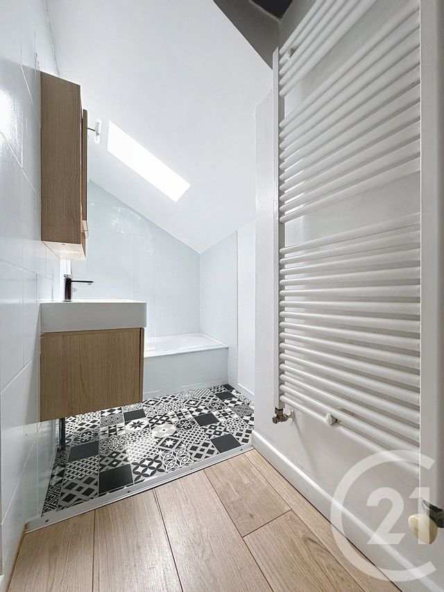 Appartement F3 bis à louer - 3 pièces - 65.0 m2 - MONTBELIARD - 25 - FRANCHE-COMTE - Century 21 Agence De La Gare