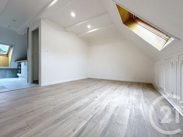 Appartement T2 à louer - 2 pièces - 30.0 m2 - MONTBELIARD - 25 - FRANCHE-COMTE - Century 21 Agence De La Gare
