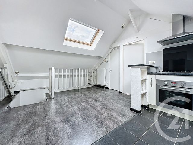 Appartement F3 à louer - 3 pièces - 70.0 m2 - CHATENOIS LES FORGES - 90 - FRANCHE-COMTE - Century 21 Agence De La Gare