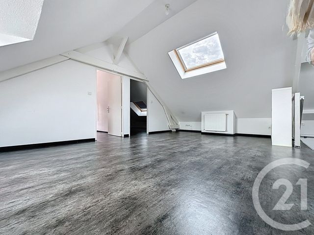 Appartement F3 à louer - 3 pièces - 70.0 m2 - CHATENOIS LES FORGES - 90 - FRANCHE-COMTE - Century 21 Agence De La Gare