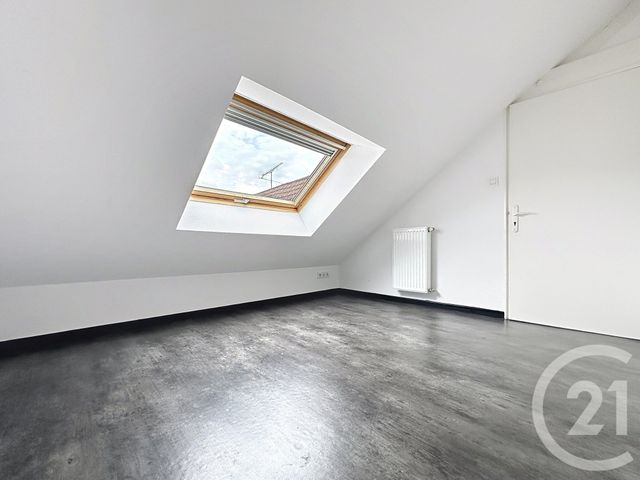 Appartement F3 à louer - 3 pièces - 70.0 m2 - CHATENOIS LES FORGES - 90 - FRANCHE-COMTE - Century 21 Agence De La Gare