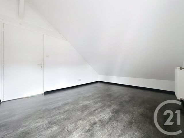 Appartement F3 à louer - 3 pièces - 70.0 m2 - CHATENOIS LES FORGES - 90 - FRANCHE-COMTE - Century 21 Agence De La Gare