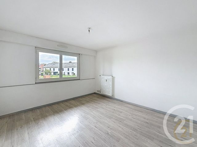 Afficher la photo en grand Appartement F2 à vendre - 3 pièces - 71.56 m2 - L ISLE SUR LE DOUBS - 25 - FRANCHE-COMTE - Century 21 Agence De La Gare