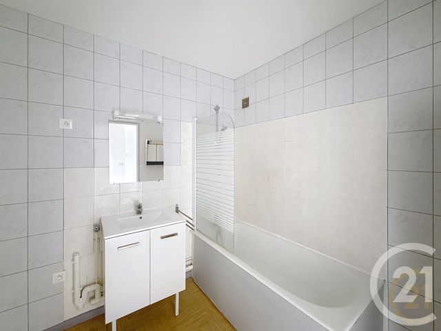 Afficher la photo en grand Appartement F2 à vendre - 3 pièces - 71.56 m2 - L ISLE SUR LE DOUBS - 25 - FRANCHE-COMTE - Century 21 Agence De La Gare