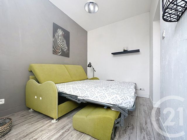 Afficher la photo en grand Appartement F4 à louer - 4 pièces - 100.0 m2 - MONTBELIARD - 25 - FRANCHE-COMTE - Century 21 Agence De La Gare