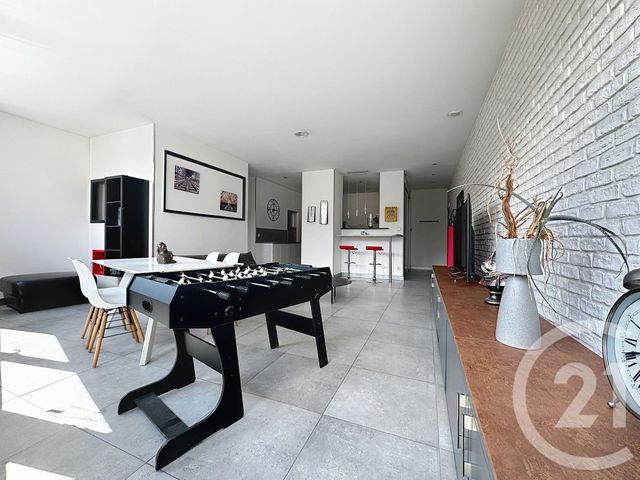 Afficher la photo en grand Appartement F4 à louer - 4 pièces - 100.0 m2 - MONTBELIARD - 25 - FRANCHE-COMTE - Century 21 Agence De La Gare